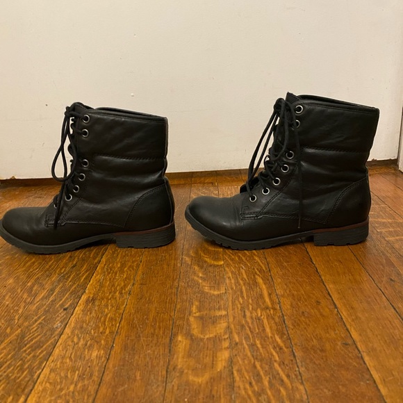 Women’s Lace Up Low Heel Combat Boots - Picture 2 of 5